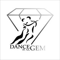 Dance GEM by A.K. - šokių pamokos, šokių grupinės treniruotės, SOLO LATINO, poriniai šokiai, individualios PRO/AM treniruotės, šokių pamokos įmonių vakarėliuose, gimtadieniuose Vilniuje.